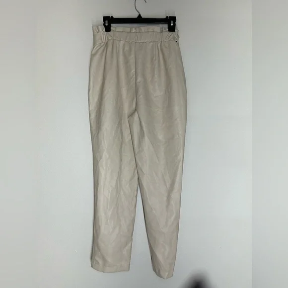 Bagatelle‎ Faux Leather Cream Pull On Paper Bag Pants Size Small - Picture 4 of 10